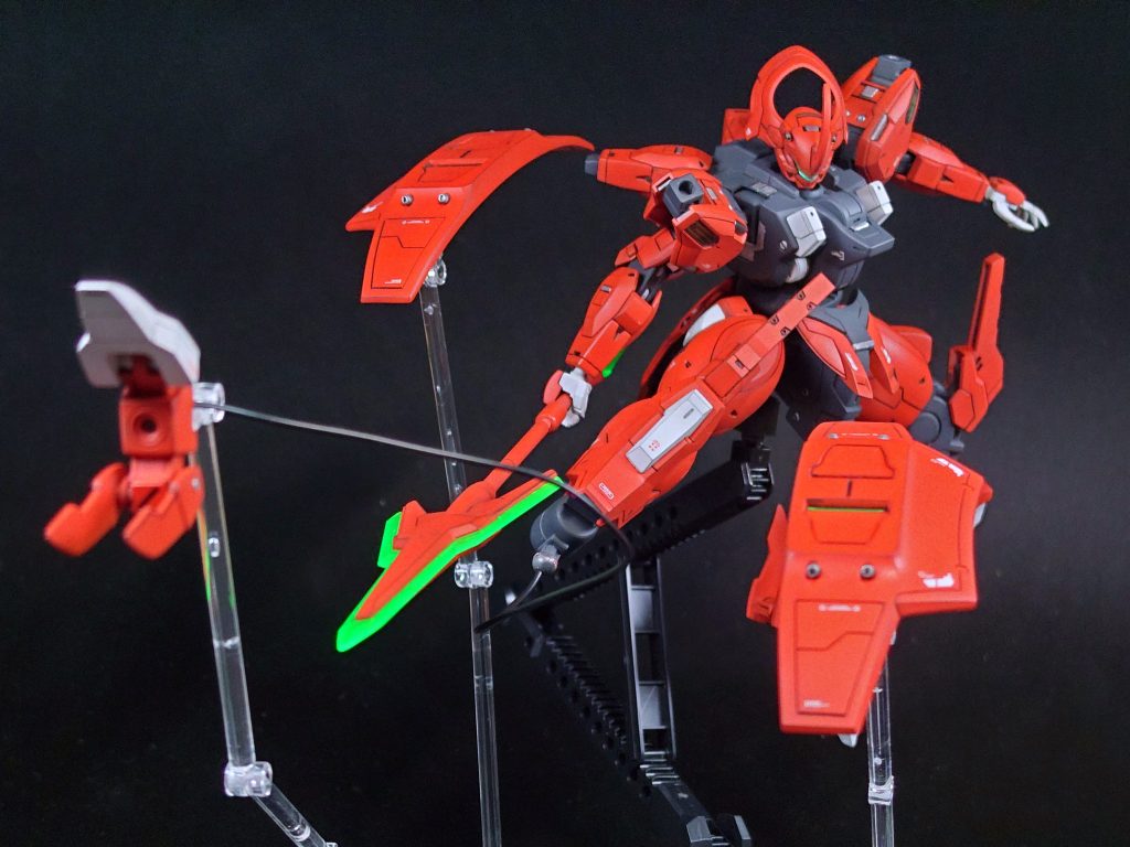 シャクルクロウとアンビカーを展開カカトの爪は可動部が丸見えなのでディティールアップパーツ貼り付けて隠してます。