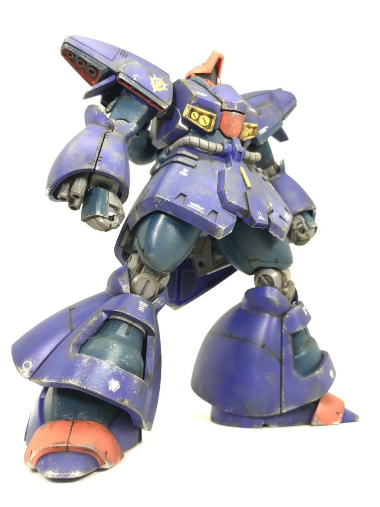 今回は…モーメントで「つや消し放置シリーズ」アンケートで見事一位だったドライセン君ですバグがあって一部MSに投票できない不正アンケートでしたが…😅(笑)無塗装パチ組→デカール貼り→つや消しスプレー→数年放置…→成形色を活かしたお手軽ウェザリング