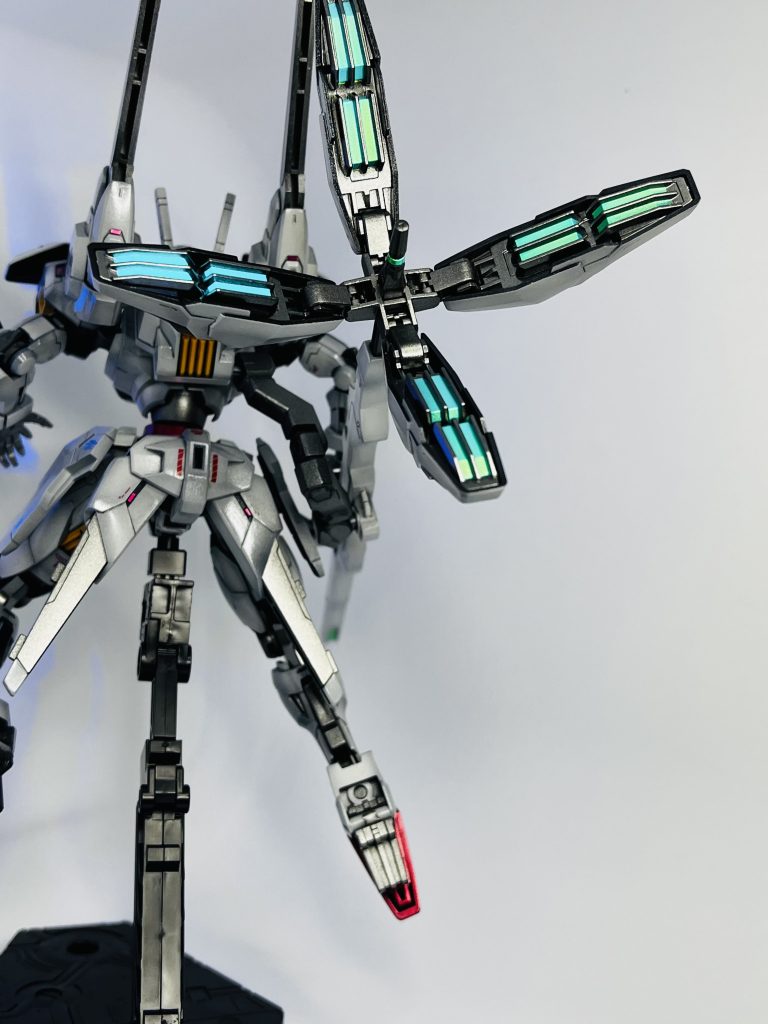 バリアブルロッドライフルも光ります。ここの塗り分けは結構ハードでした。