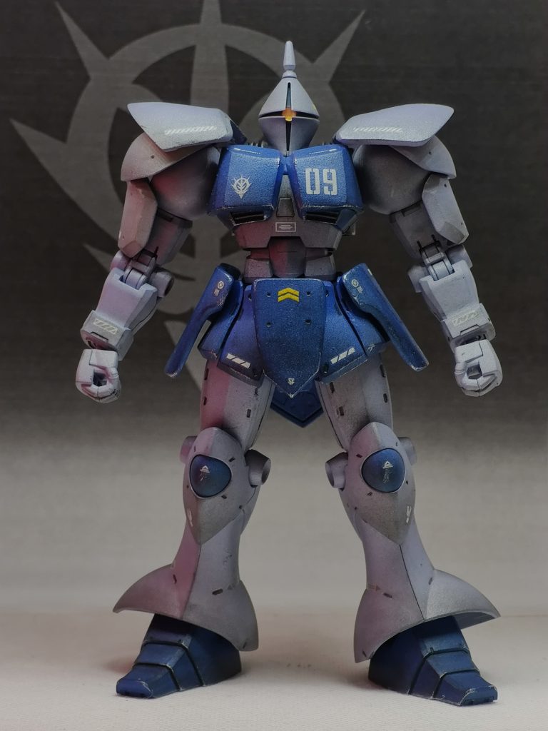 あと、ついでに撮影ボックスの左面に赤い紙を置いてみました。紙自体は発光はしてませんが、機体には色が映りこんでます。上手くコントロール出来れば使える方法かもしれません。