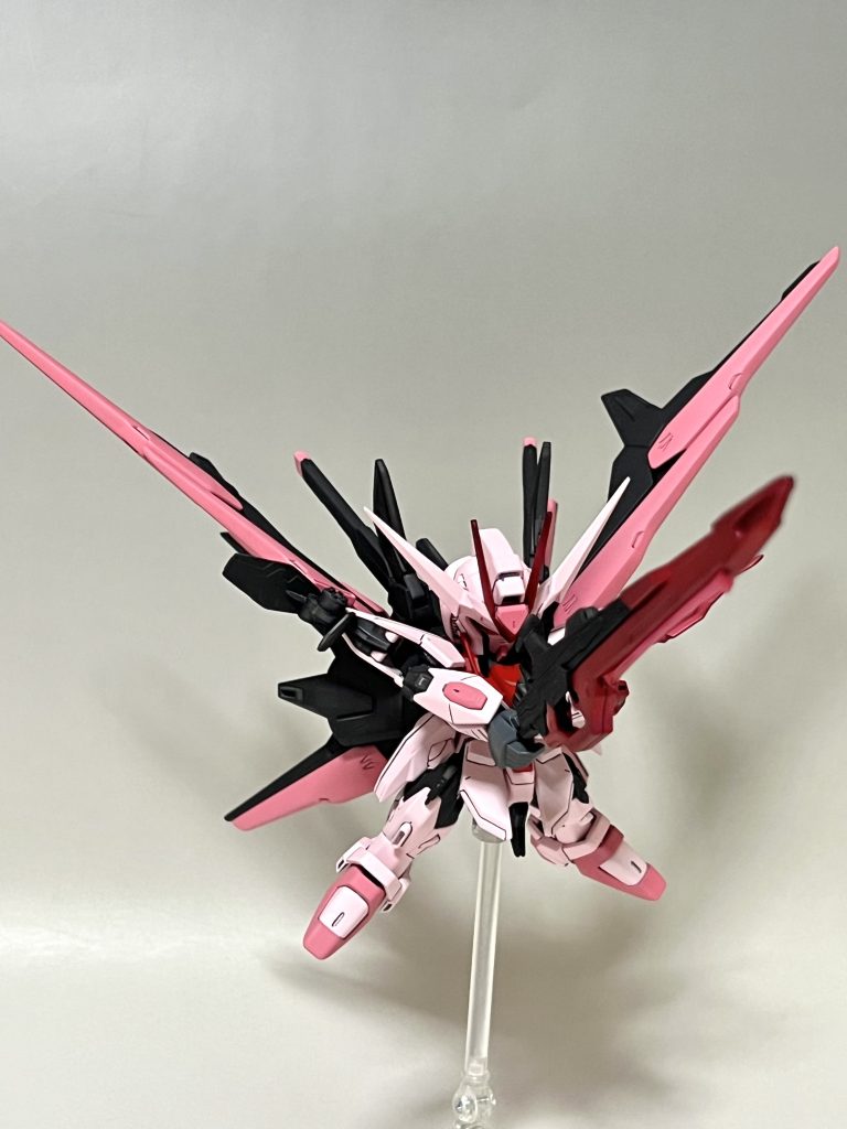 正面に構えるポーズも最高ですね！