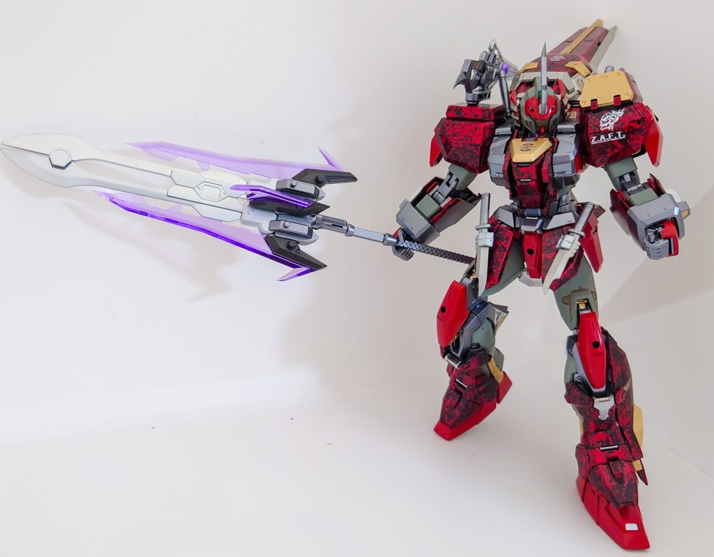 武器その5合体武器 グングニール膝の隠しビームサーベルや両腕のブレード等を合体させた大型の槍。