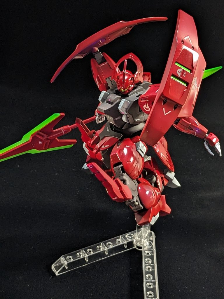 ビームジャベリンも蛍光塗料塗ってます。分かりませんが偏光パールを塗ってるので光の加減で薄っすらとピンクも見えます…最初のアピールショットがその状態です。