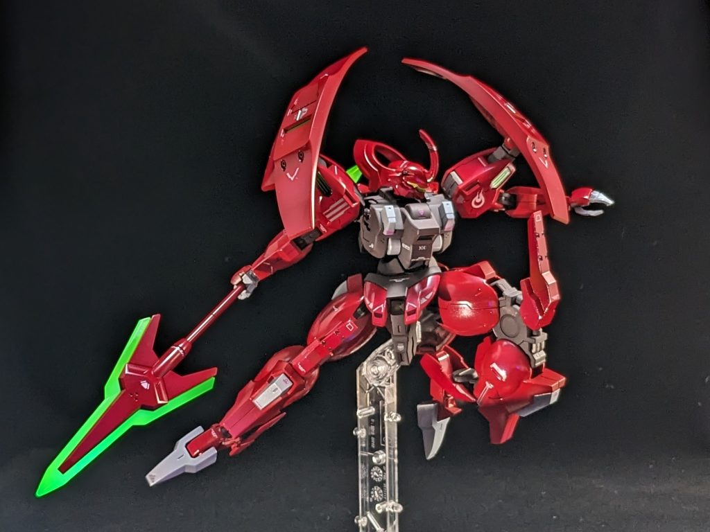 付属のシールと別売りデカールでバンダイホビーのHPに載ってる通りに仕上げてます。