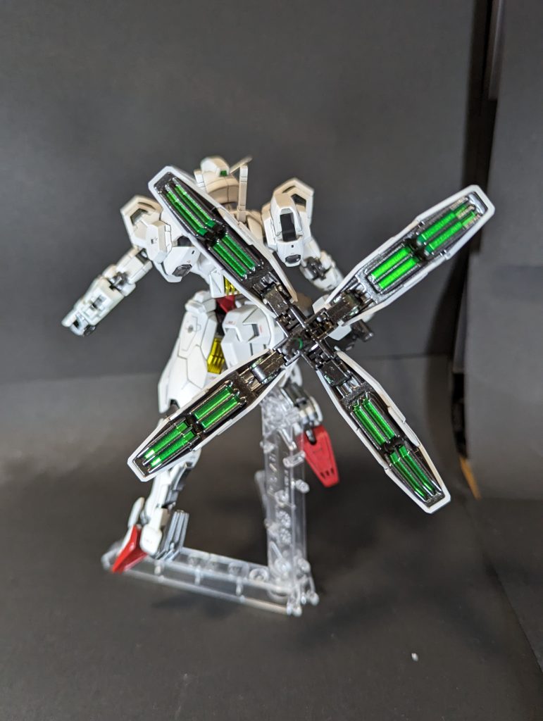 多分、一番大変だったスラスター。マスキングが非常に面倒でした…