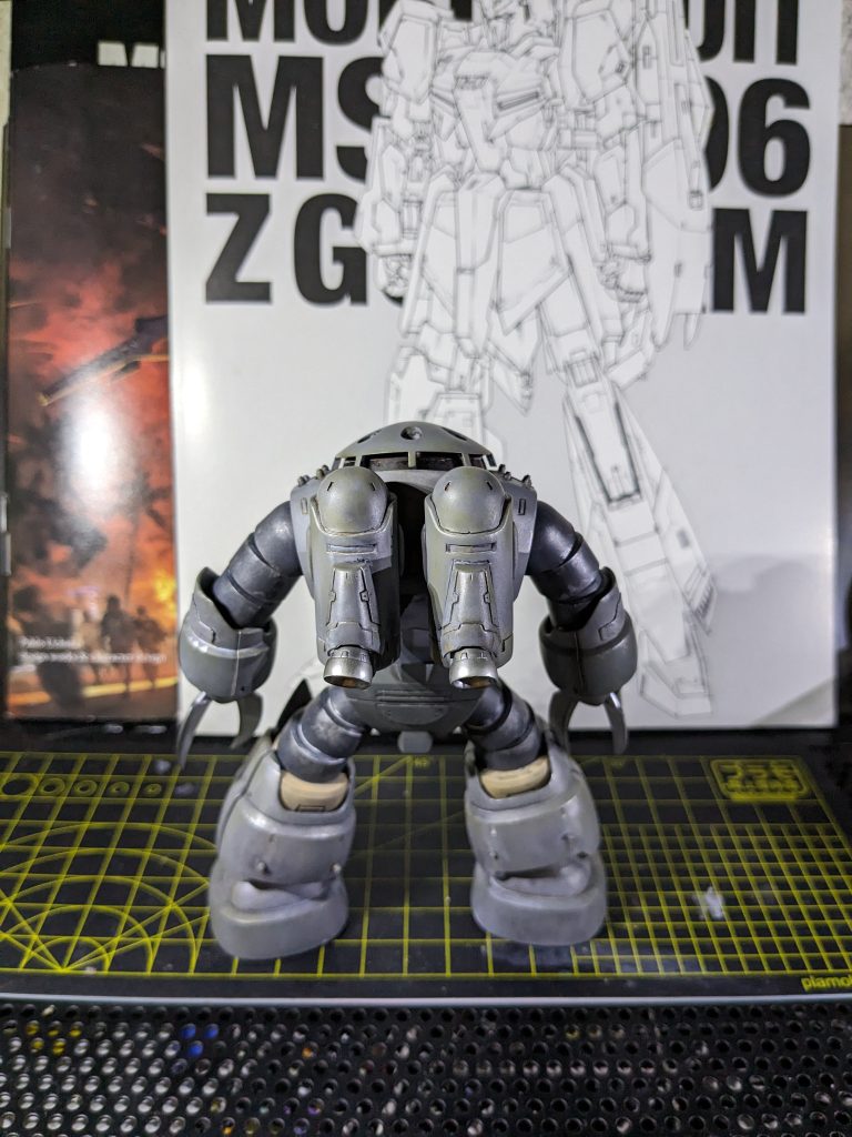 木甲板色チラ見えのバックショット。