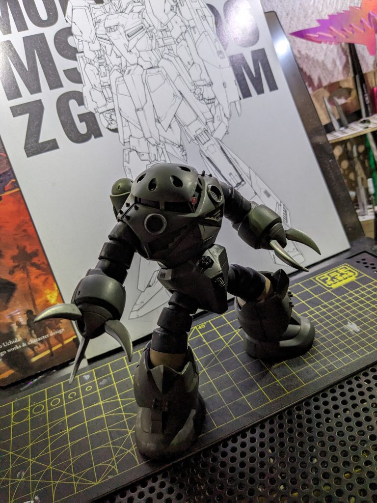 光量弱いですがモノアイにLED仕込んでます。