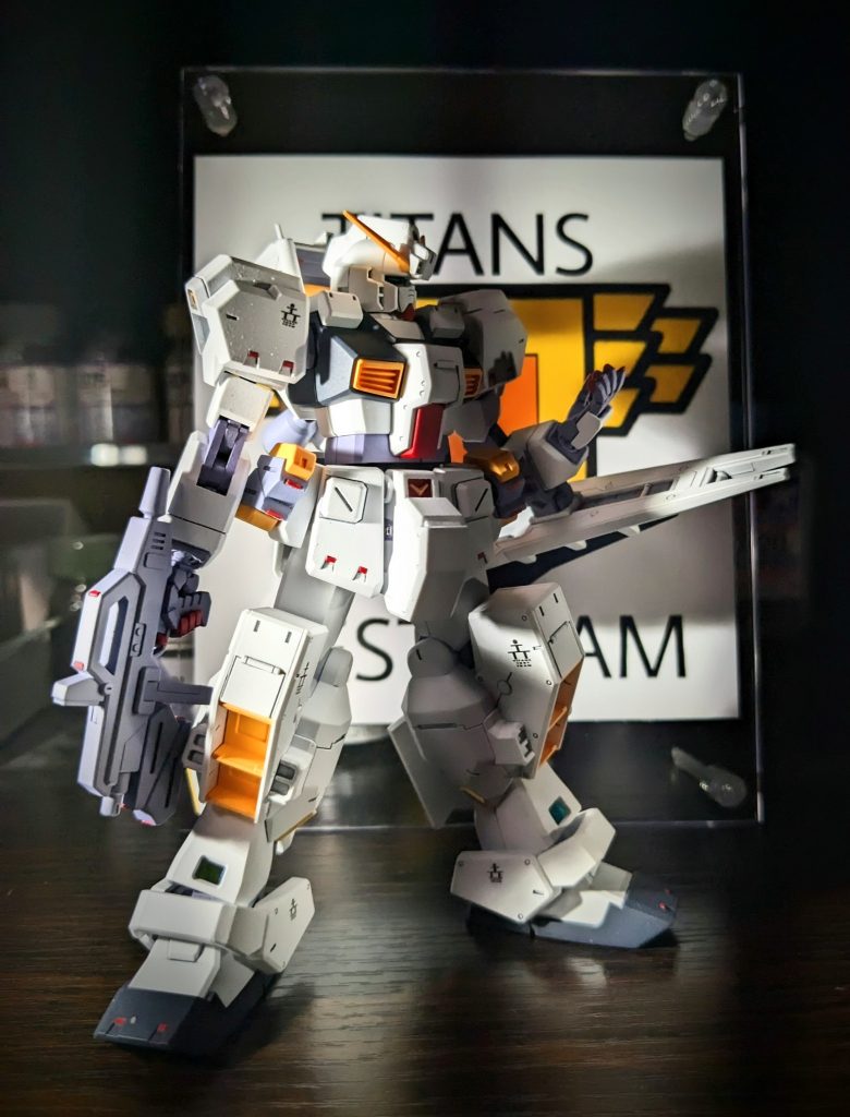 ハンドパーツのみ2号機の物を使ってます。今回は、なんとなく白が強い感じにしたかったので細かな塗り分けはやりませんでした笑