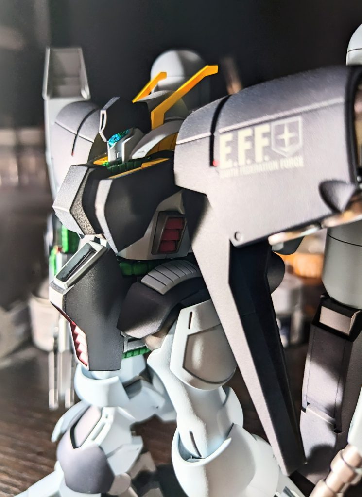 バイザー内と額のセンサーはオーロラシールを使いました☆