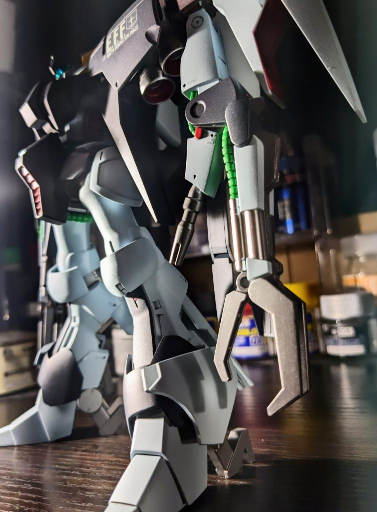 スミ入れとコーションは、今回も控えめで。