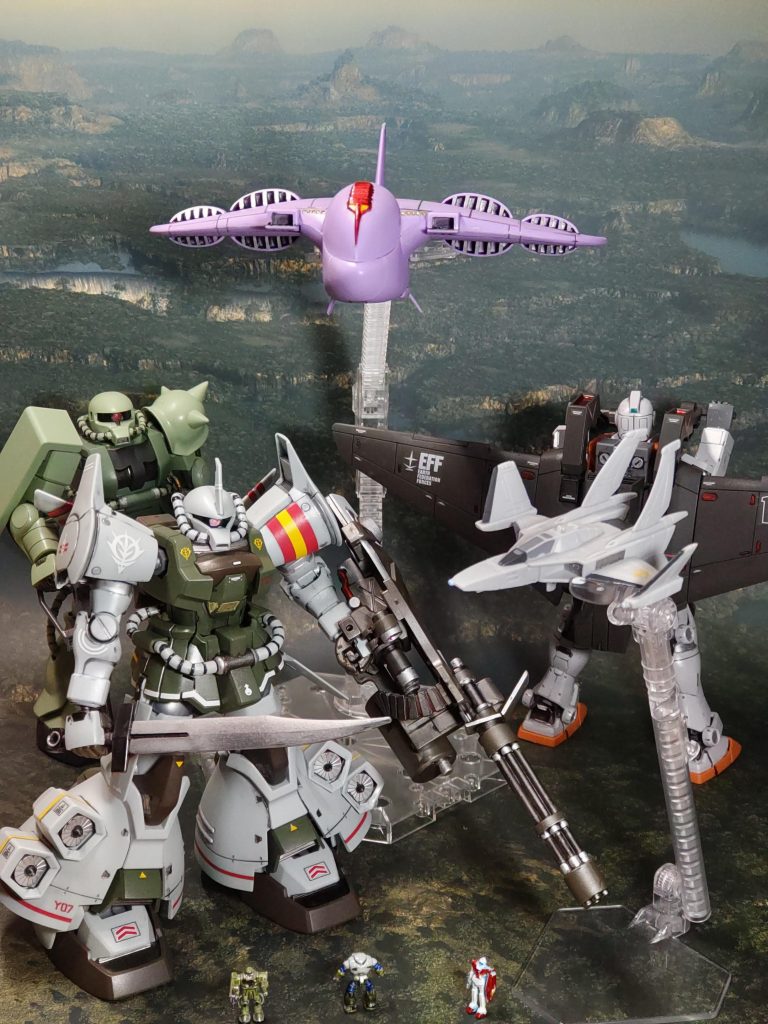 使ったキットHG グフ・フライトタイプ(ガンダムベース限定リアルカラー)HGUC ザク旧キット ガウ撃空母と付属のザクとズゴックM.I.A. プロトタイプガンダムに付属のTINコッド旧キット サラミスに付属のジムHGライトライナーと???