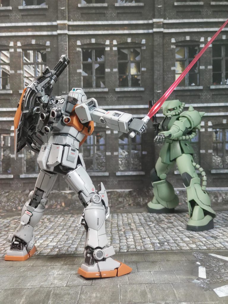 ビーム・サーベルを構えたバックショットこいつで一気にケリをつける！