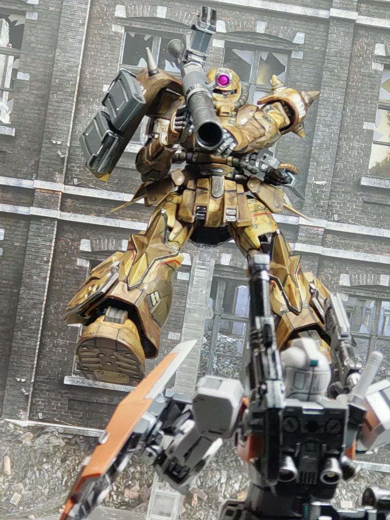 次はセルマ機中距離支援役の彼女には、上から飛び降りる形で奇襲させました物静かな彼女は、何を思って戦うのか……