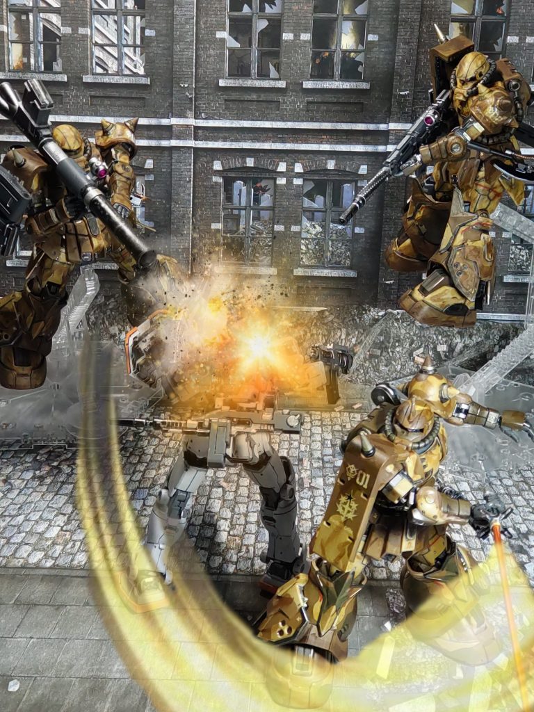 「ふん❗」バシュッ!!「はぁ❗」ボムッ!!「もらった❗」ズキューン!!ドーーーン❗❗原作ではこんな事はやってないけど、同じ機体が3機揃っちゃったんだから、しょうがないねw