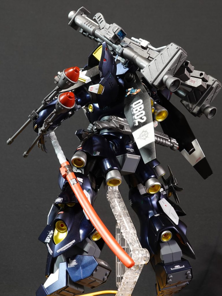 一番苦労したのは、武器の合わせ目消しでした。バズーカ4、ショットガン2、日本刀の鞘と途中で嫌になりましたがコツコツ頑張りました。