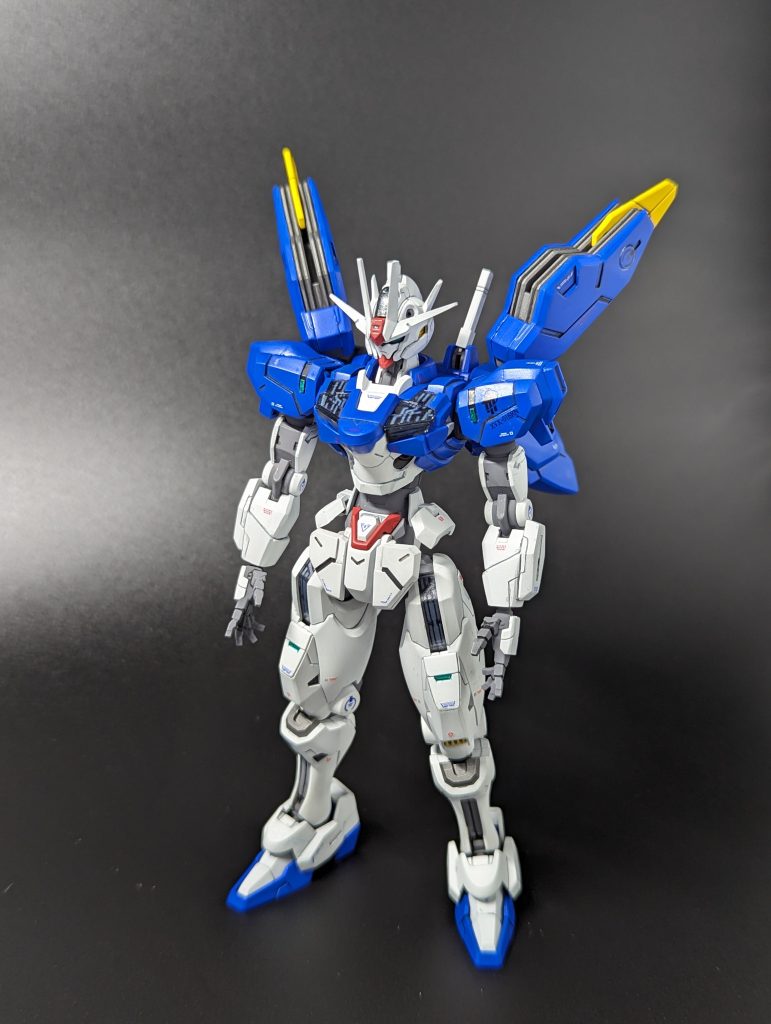 工作としては・前腕2mm延長・胴体1.5mm延長・脛2mm延長他はエッジ出しと肉抜き埋め、股関節部分の逆付けくらいです。各部デカールはハイキューパーツさんのものをメインに、肘膝の丸部分、肩のエンブレム等、一部自作デカールも貼ってます。