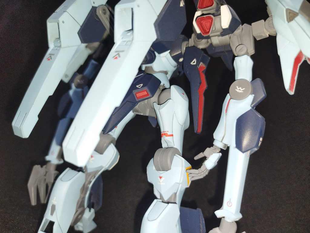 ファラクト2機分のスラスターを使用しています。