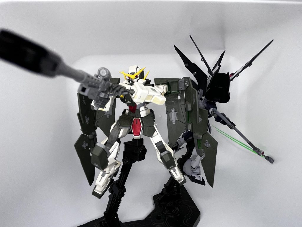 近距離のデスサイズヘル遠距離のデュナメスネタのコンビではなく何気にバランスのいいコンビな気がしますね。