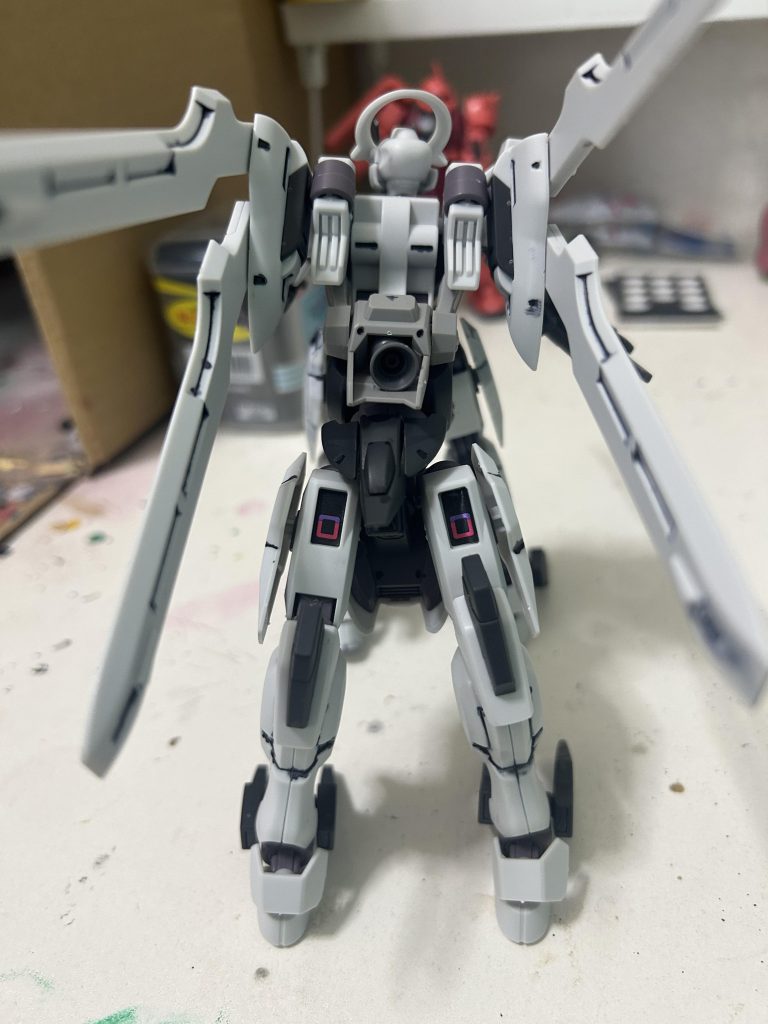 この形態の時のガーディアンはこの状態で装備して、腰部に追加でスラスターを一つ取り付けて、推進力を向上させました。