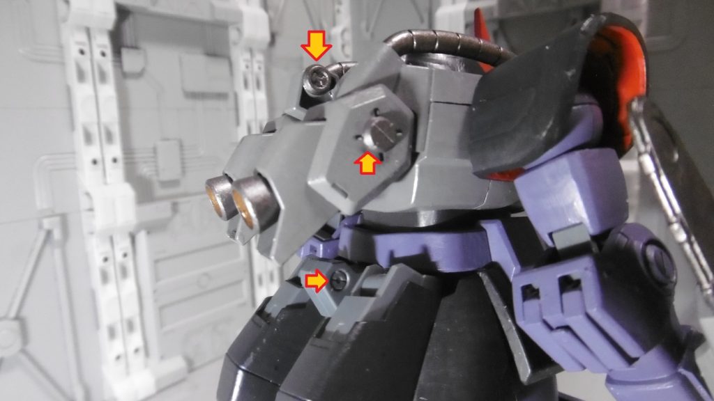 「M.S.G ディテールカバーA」を用い、使わない3mm穴をフタやリベットで埋めて強度UP.いずれも改造と言うより小加工や一部変更の域ですね。