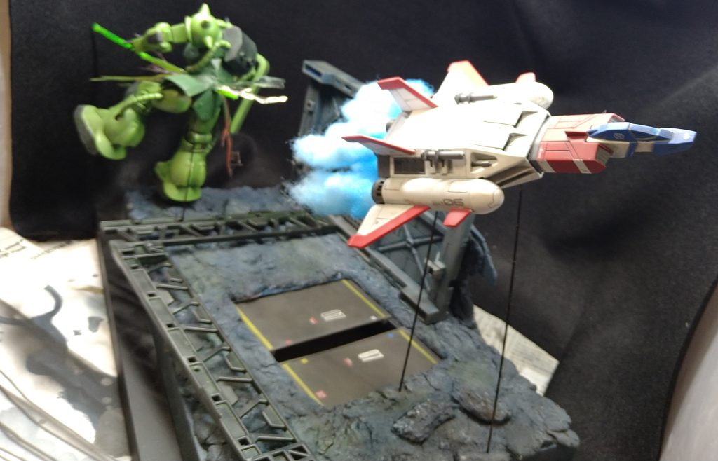 戦場は1年戦争終盤ア・バオア・クーに程近い宙域、パイロット不足のジオン軍は学徒を動員してまでも連邦に抗う。戦争に慣れてしまった自分自身に戸惑いを覚えながらも戦闘宙域を駆け抜けるセイラ追加されたメガ粒子砲でジオンMSをいとも簡単に撃破