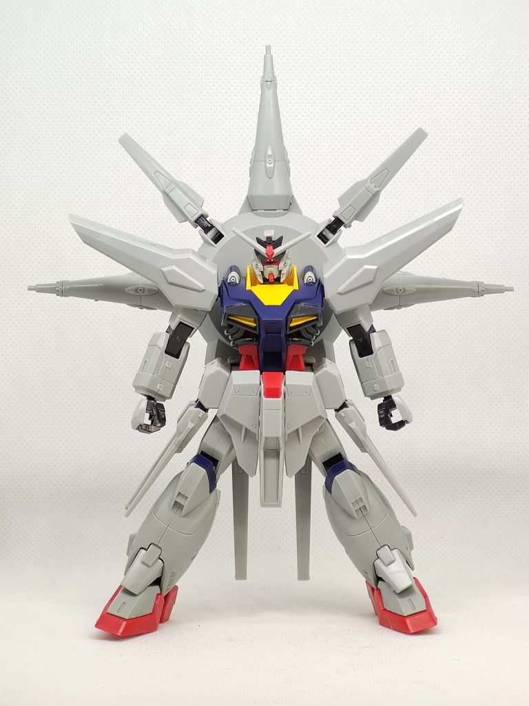 素組状態です。HGキットはドラグーンシステムが小さめのイメージ。