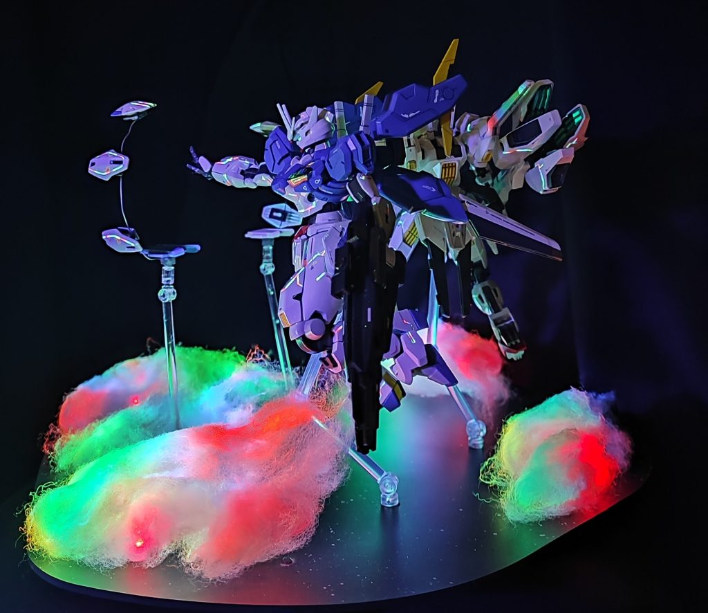 左エアリアルの方にも虹色スミ入れを追加してます