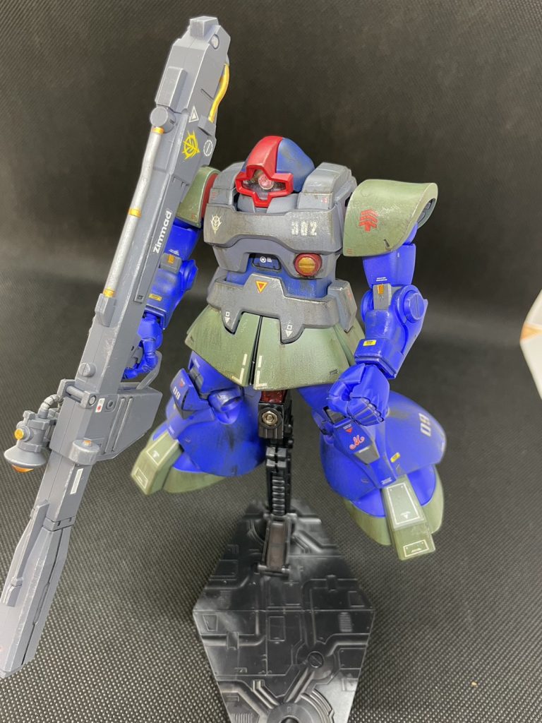 いつもの缶スプレー全塗装、筆部分塗装、シールから一度つや消し、そこからリアルタッチブラウン、ウェザリングシルバー、メタルブラックからのつや消しで完成です!ウェザリングするか迷いましたが完成してからは満足しています!