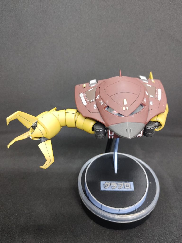 初ミキシングやってみました。腕はHGズゴックのモノで爪を根元から3㎜くらいでカットして真鍮線入れてキットの爪を付けました。腕を横からグワァ～ってやりたくて肩？はコトブキヤのジョイントセットを使いました。