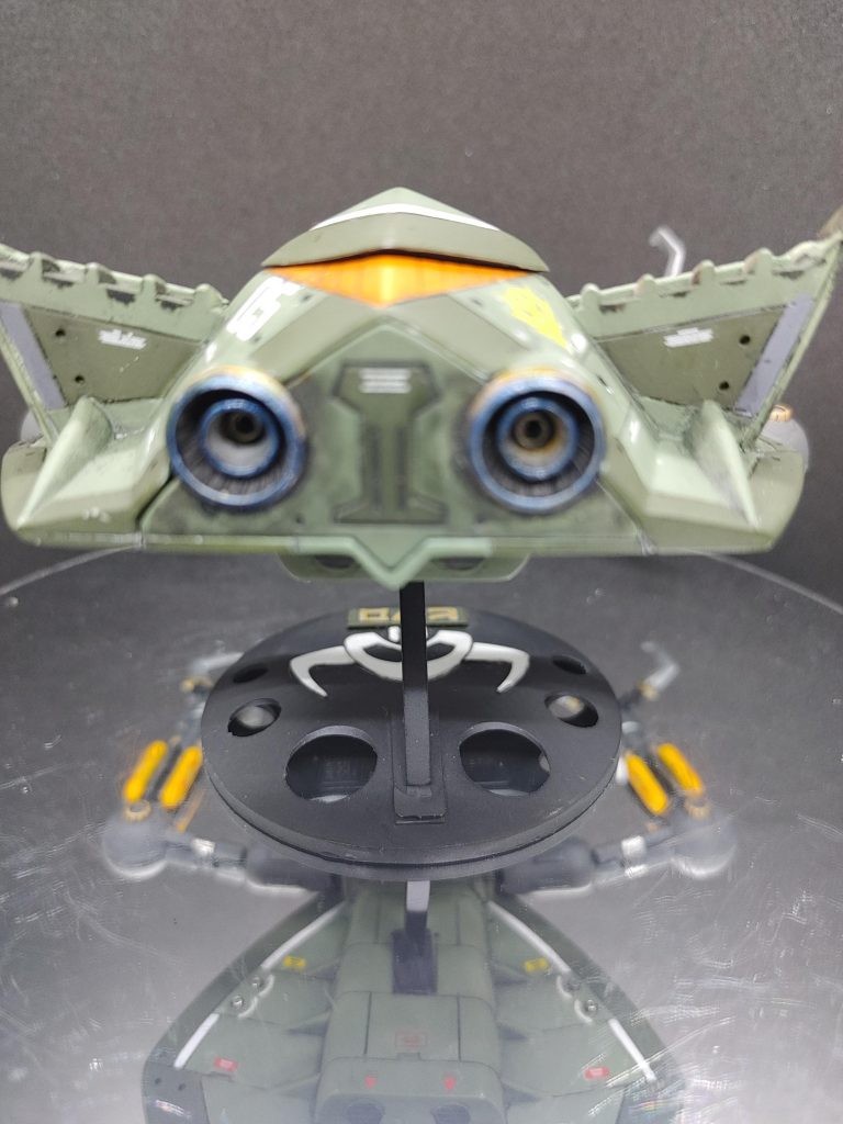 サイドの姿勢制御スラスター?と後部バーニアの中にはコトブキヤのバーニアノズルを入れています。後部のバーニアinバーニアはスタイルを崩さずディティールも上がったので、個人的にはすごく気に入っています。