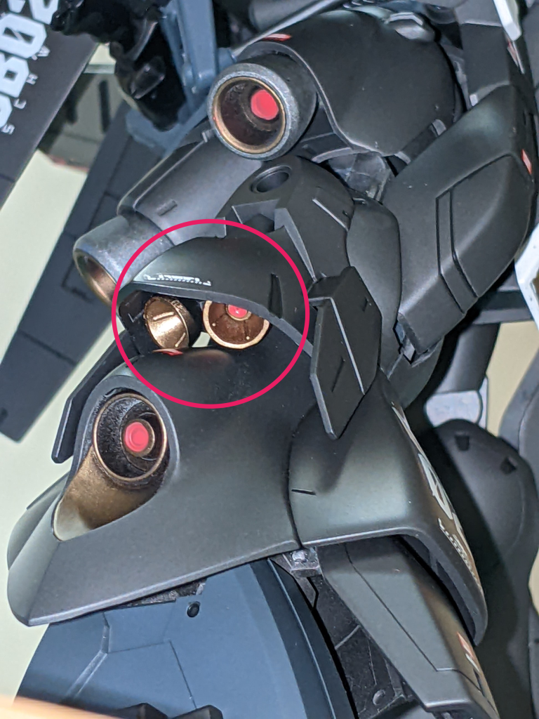 プレバンの罠に嵌り、危うく棄て掛けた脚部側面のバーニアスラスター。隠れる部位ではありますが・・・。皆様、制作の際はご注意を。 さて、気が付けば、モノアイシリーズを4連続で制作していました。次回はそれ以外のモノを作ろうかと思います。最後までご覧頂きありがとうございました。