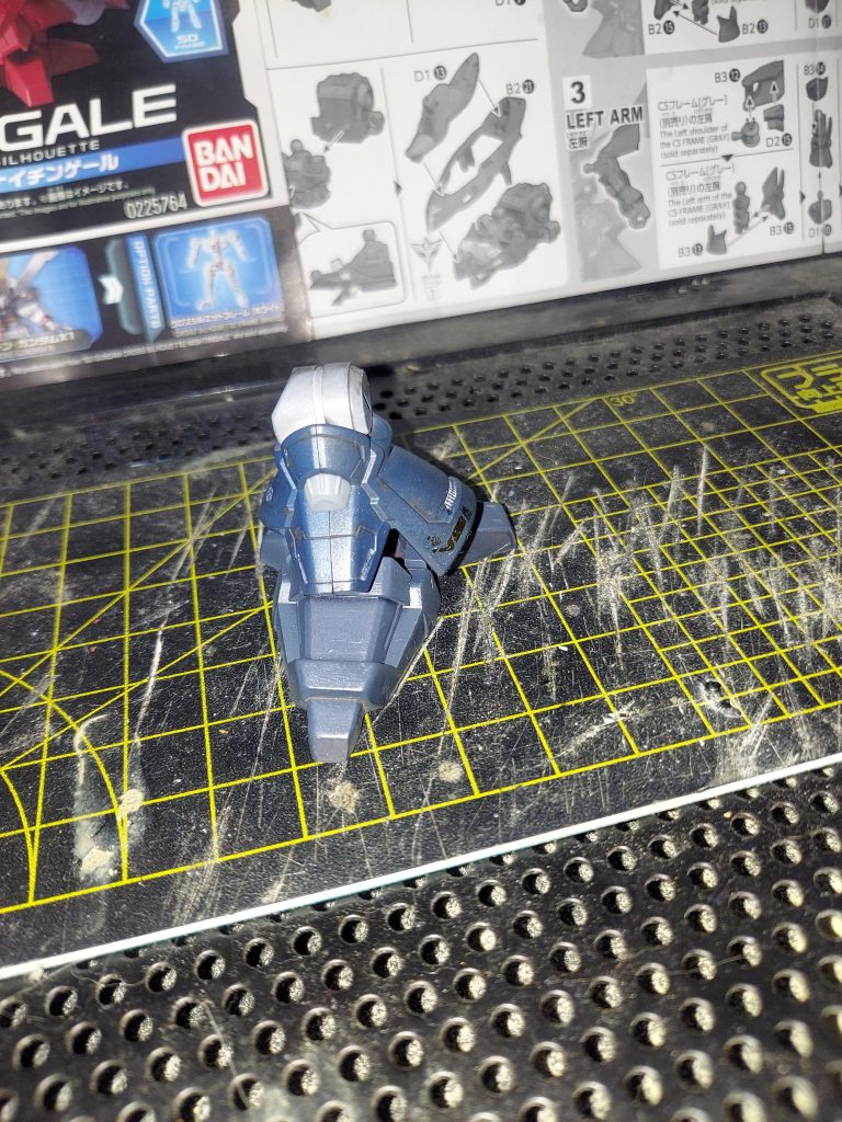 脚部はサザビー(SD)とナイチンゲール(SD)の脚部をミキシング改造した物になります!