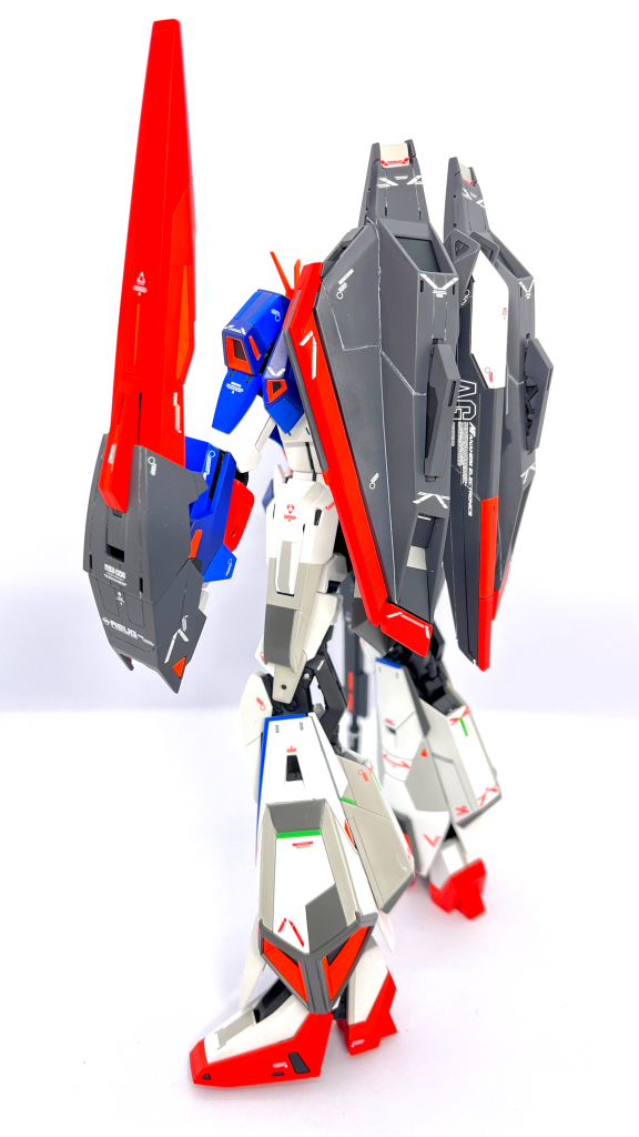 グリーンとツインアイは蛍光