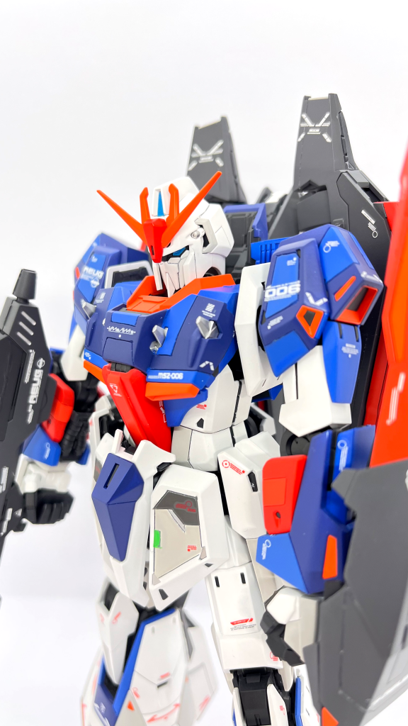 デカールは説明書通り日貼りました。