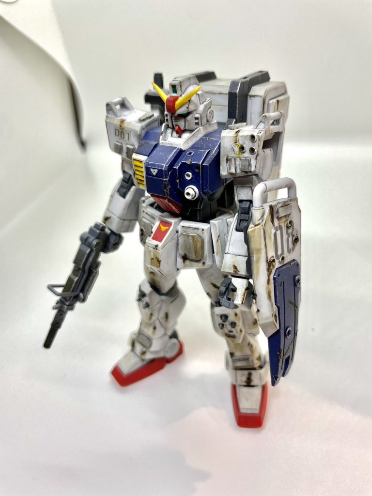 消去法でいくとサンダースかイージーエイト改修前のシローの機体になりますね!だとしてもダメージ受け過ぎですね笑乾杯!!