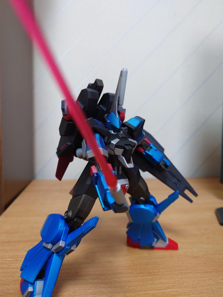 大型ビームサベールもバッチリキマります。 