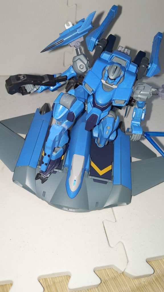 ベースを用意できなかったのでそのまま下に置いてます。このティックバランはハーメルンの方でも、そのうち登場させるかもしれません。