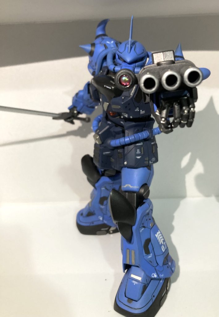 ベルトリンク差し替えもあってシールドガトリングが重すぎてヘタレるので、外して構えてみる。