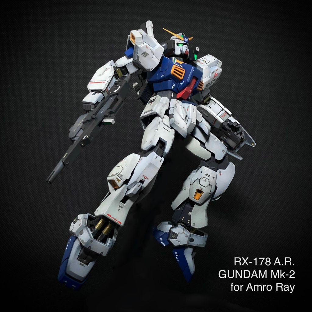 なんとかマッシブさを保つことはできたのではないでしょうか。RGはHGよりも肩が初めから大きめなのが良いですね。