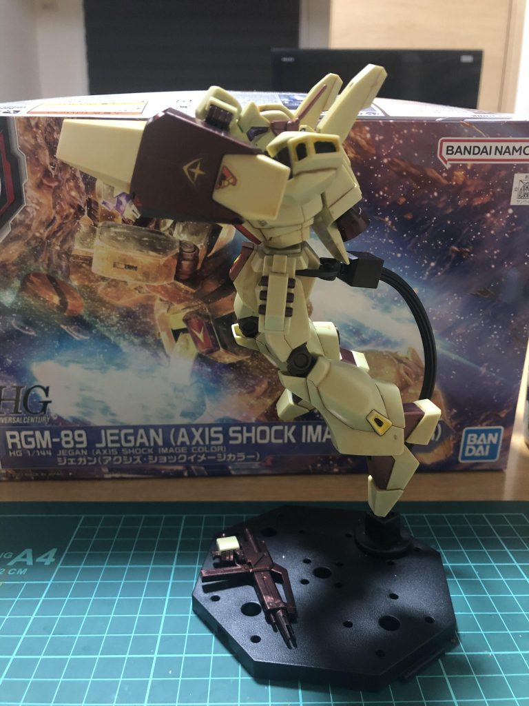 アクシズを作りたいが発泡スチロールで作るのが良いのか迷い中。誰かアクシズの作り方を教えて下さい。