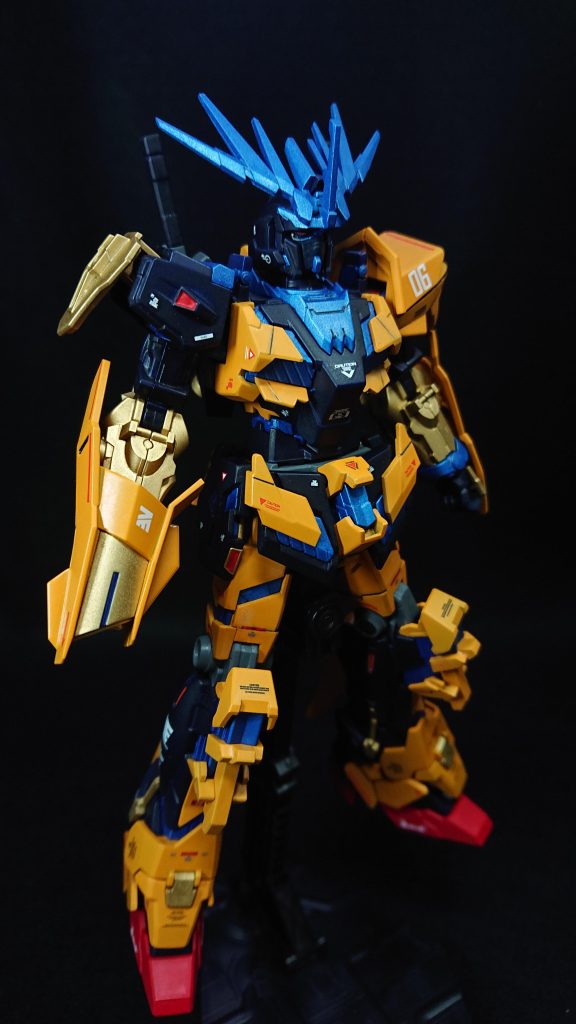 頭部　　　　：バンシィボディ　　　：バンシィ腰部　　　　：バンシィ肩　　　　　：アストレイノーネイム腕部　　　　：アストレイノーネイム脚部　　　　：バンシィバックパック：バンシィ武装　　　　：ビームサーベル(バンシィ)