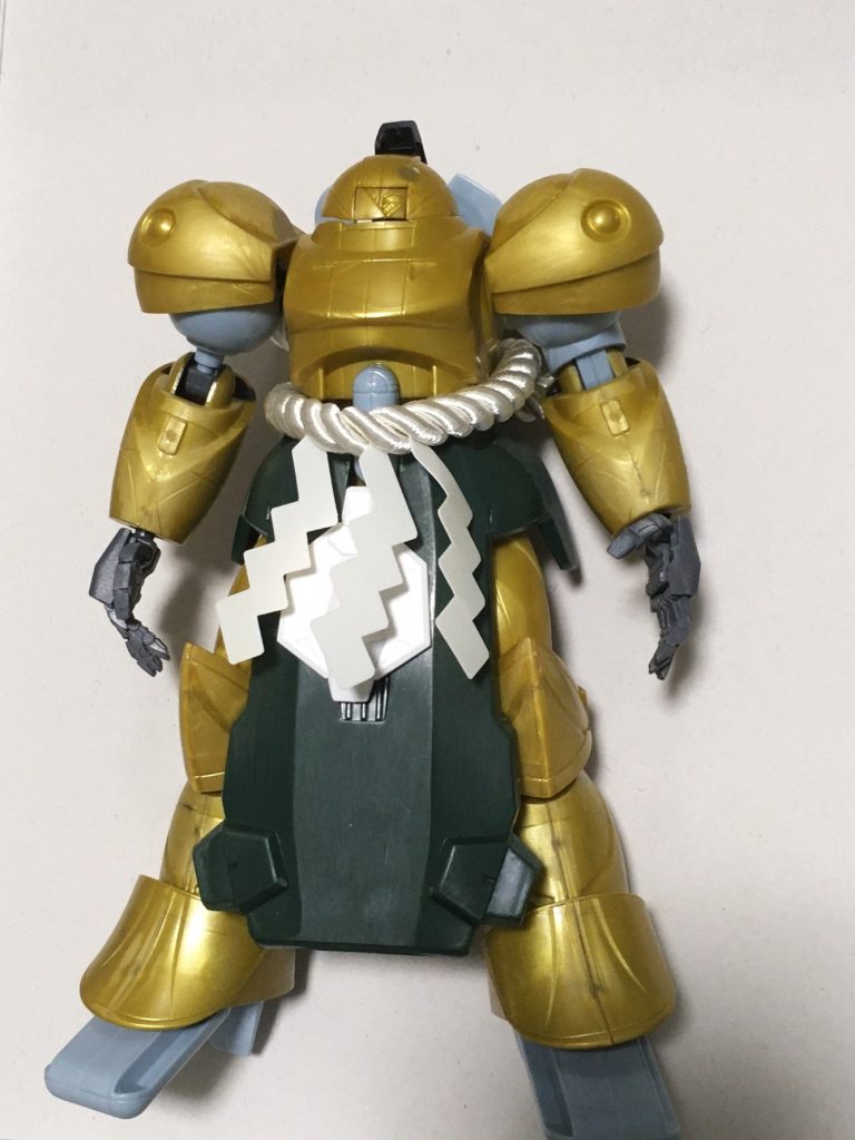 化粧まわし(前掛け)はザクIII改のリアスカートを加工して使ってます。綱は100均で見つけたものです。