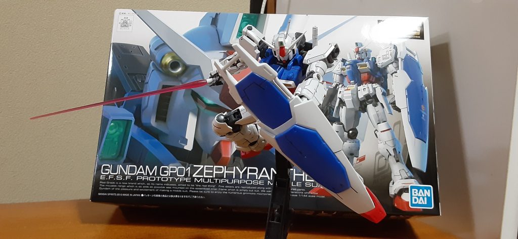 「ううおぉぉぉー‼️沈めー‼️」もうね、この初期OPの最後にシールド展開してビームサーベルで突っ込んでくシーンが好きすぎて、それを再現できるの涙出たよ。めっちゃカッコいい…‼️