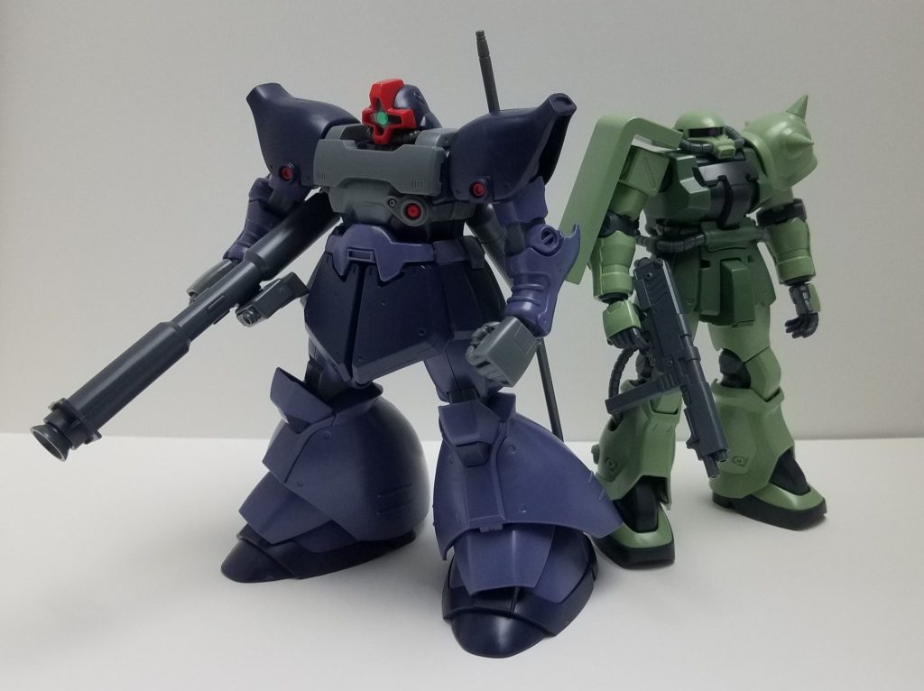 最後はザクマシンガンを貸してくれたザクⅡF2とツーショットで〆