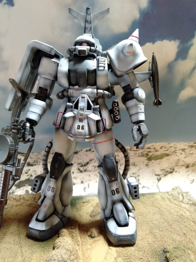 「見るがいい、白地に黒のスプレーで汚し・・・」って、当時からスケールモデラーなら、スタンダードなテクですが❓(笑)