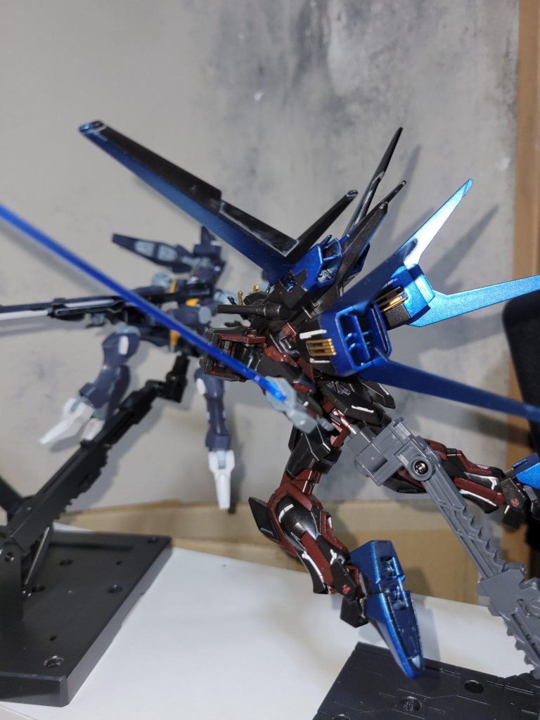 この塗装も個人的にはかなりお気に入りです！なにより、ガンダムが好きになるきっかけの作品の最初のガンダム！それをオリジナルカラーにできる喜びはひとしお！皆さまとガンプラライフを一緒に楽しみたいですのでよろしくおねがいします😊💕