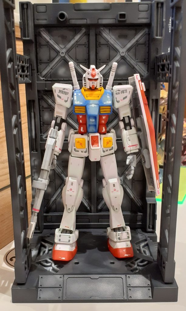 前に制作した、ディスプレイベースと…。