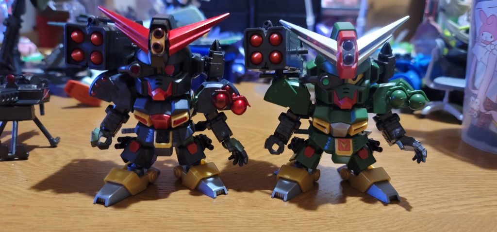 色以外と目以外はほとんどコマンドガンダムと同じ武装と装甲がついている。もちろんSDガンダムなので自分で意志を持っている(ガンプラバトルで相手を蹴落とすのが好きらしい。)