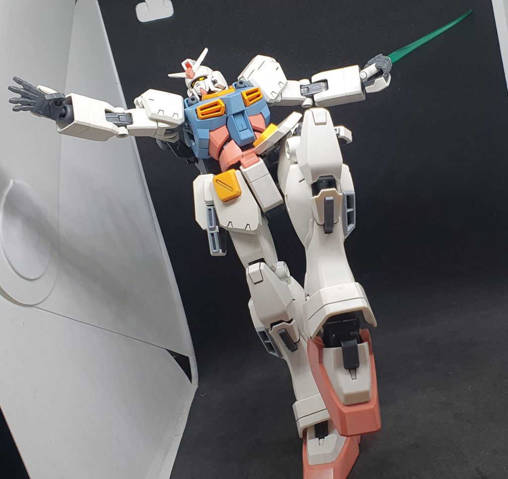 以下、初代ガンダムっぽい動きを…