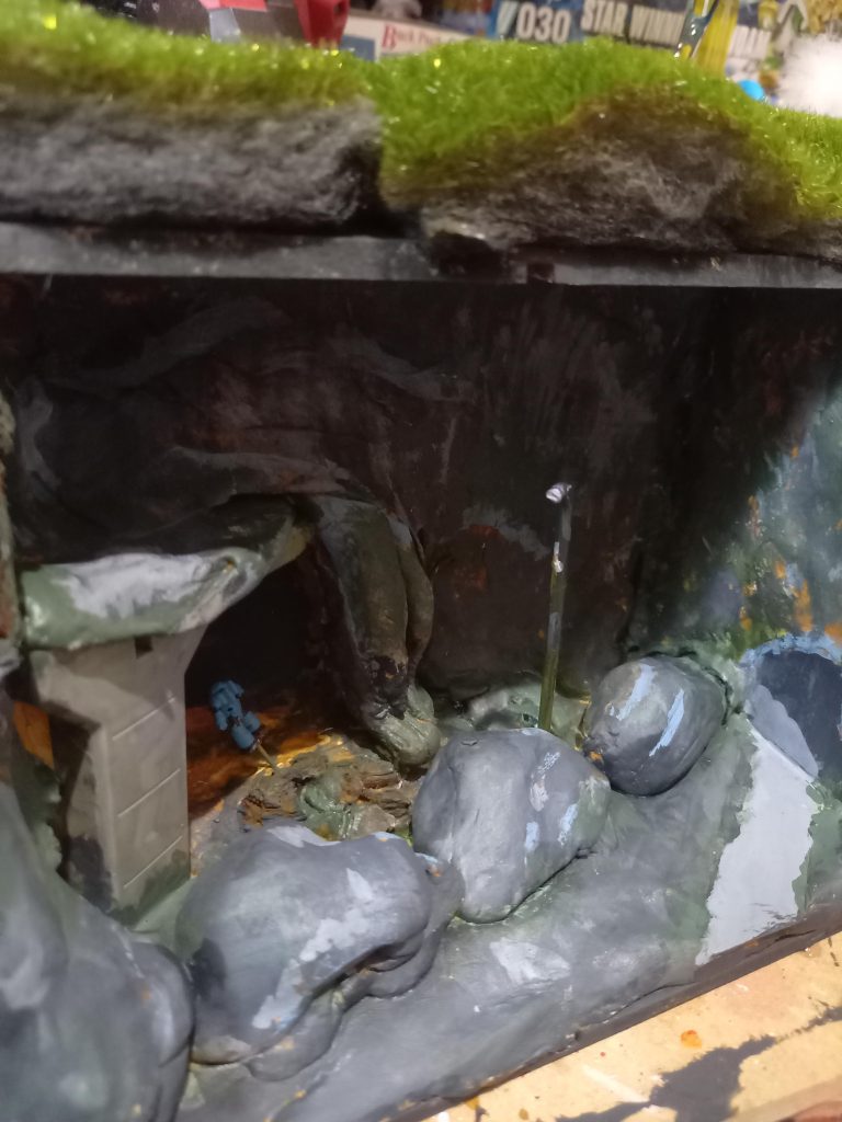 奥行き10センチくらいなのでアニメ絵っぽくして奥行きあるように見せて？ます。